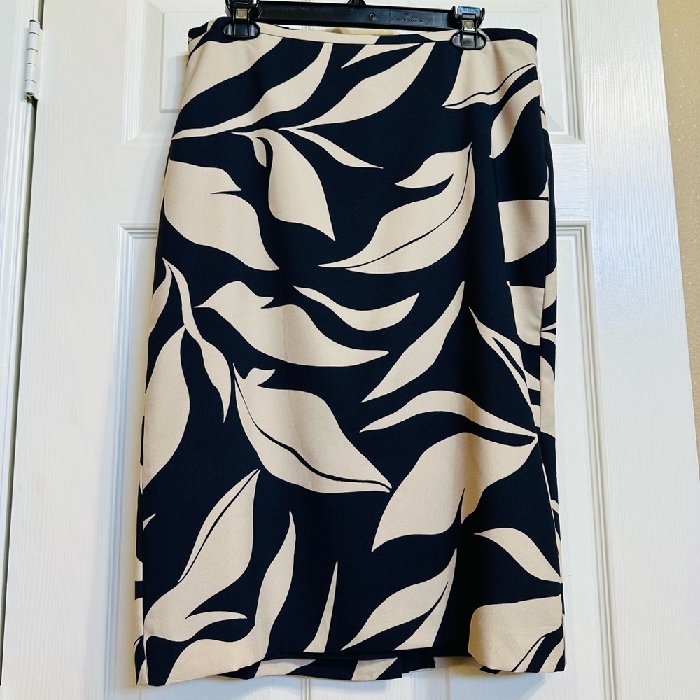Ann Taylor Printed Skirt Size 12 🤎